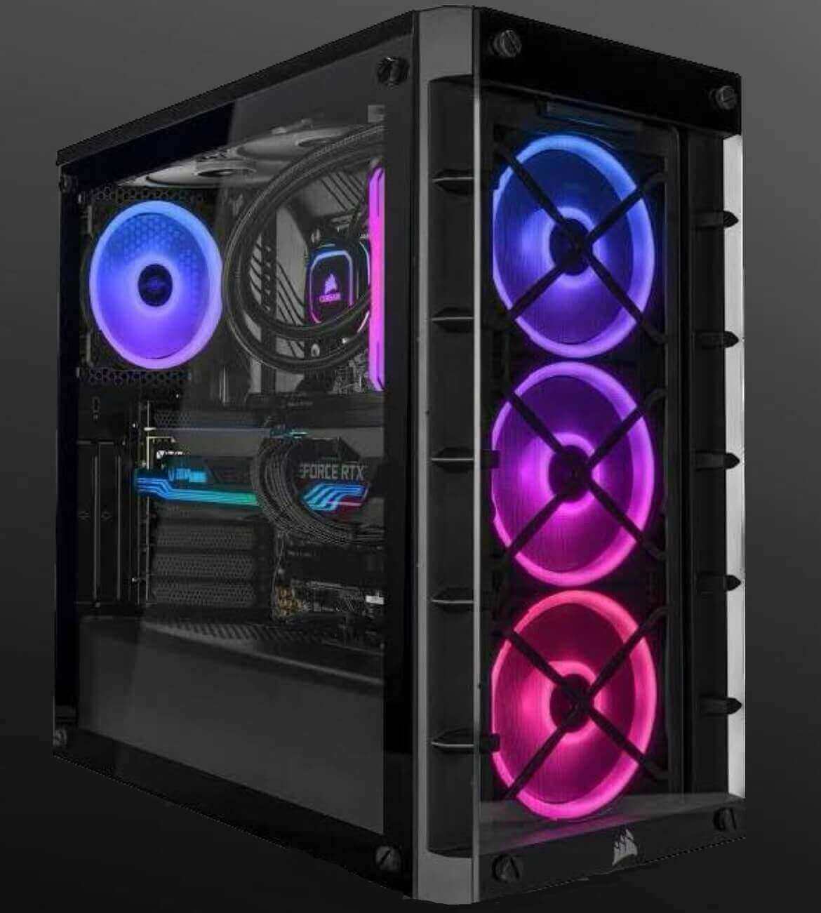 PC gaming assemblato con illuminazione RGB